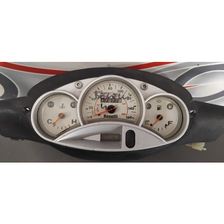 Benelli 400 Kilóméteróra