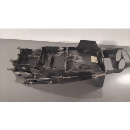 Yamaha R1 '98-01 - Ülés alatti idom
