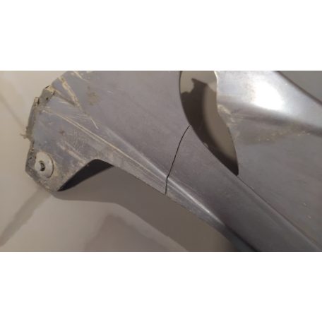 Suzuki Burgman 400 '98-00 Bal oldali burkolat | 48181-14F10 | Sérült