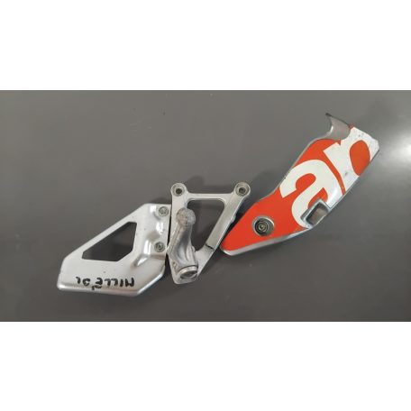 Aprilia RSV Mille 1000  '01-03 - Bal oldali lábtartó konzol - Sérült