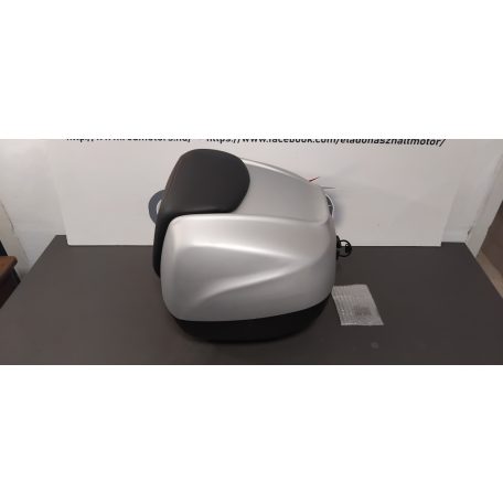 Piaggio gyári doboz, háttámlával, platnival