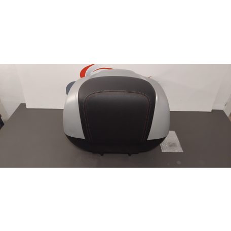 Piaggio gyári doboz, háttámlával, platnival