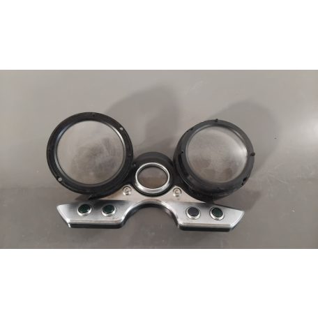 Suzuki GSX 750 - Kilóméteróra plexi - Sérült