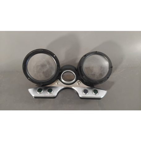 Suzuki GSX 750 - Kilóméteróra plexi - Sérült
