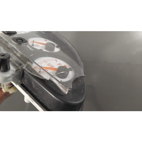 Yamaha T-max 500 '01-03 - Kilóméteróra - Sérült - 22e kilóméter