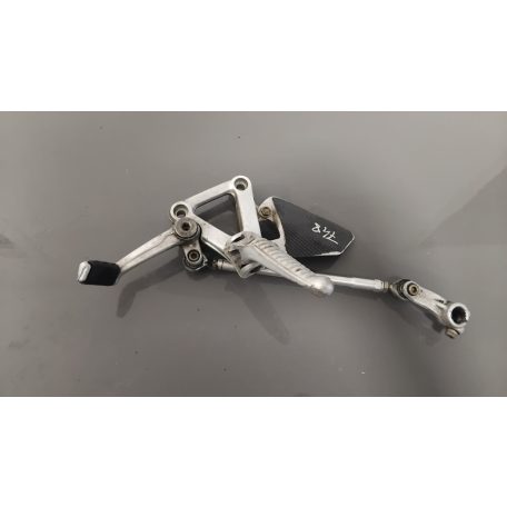 Ducati 748 Bal első lábtartó konzol | 824.1.015.1A