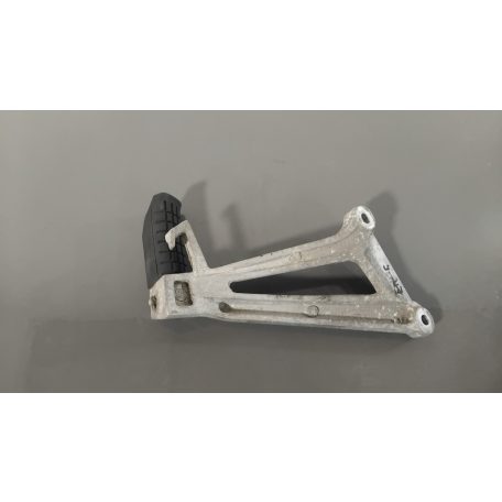 Honda Cbr 600 F '87 Bal oldali lábtartó konzol, tüskével