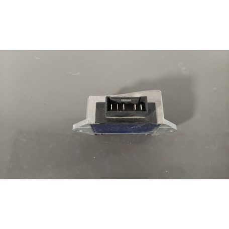 Yamaha Majesty 125 - Feszültségszabályzó