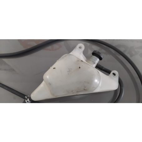 Suzuki GSXR 750 K1 Kiegyenlítő tartály