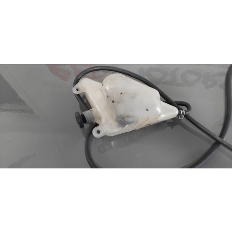 Suzuki GSXR 750 K1 Kiegyenlítő tartály