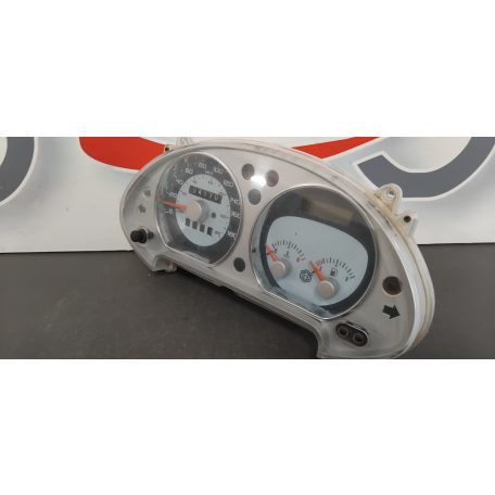 Piaggio Beverly 500 Kilóméteróra