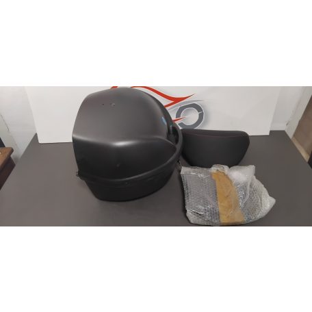 Piaggio gyári doboz, háttámlával, platnival