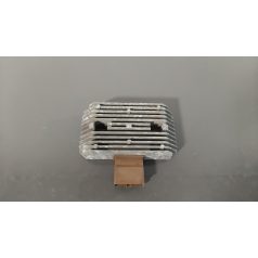 SYM GTS 300 - Feszültségszabályzó