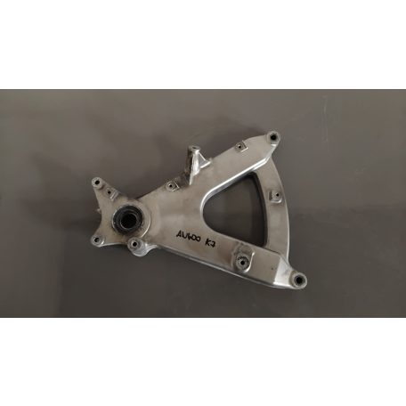Suzuki Burgman 400 K7 Kipufogó tartó konzol