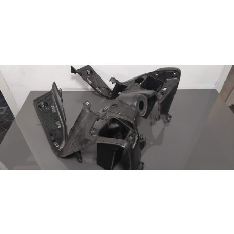 Yamaha T-max 500 '08-11 Térdidom, sérült