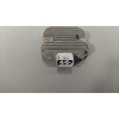Suzuki Burgman 400 K3 - Feszültségszabályzó