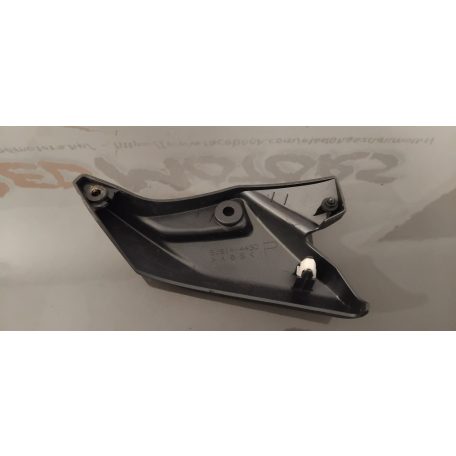 Suzuki GSR 600 Jobb oldali fényszóró burkolat