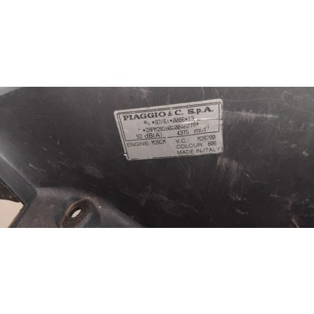 Piaggio Beverly 125 Ülés alatti idom