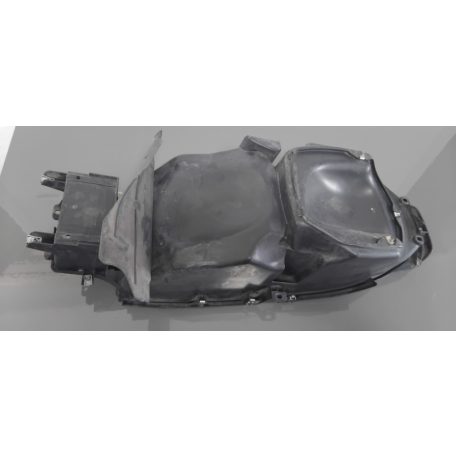 Piaggio Beverly 125 Ülés alatti idom