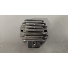 Yamaha R1 '98-01 - Feszültségszabályzó