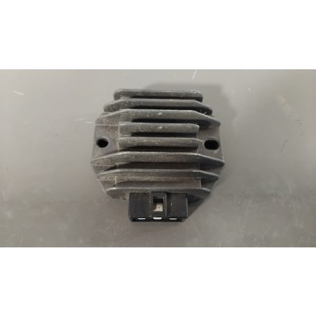 Yamaha R1 '98-01 - Feszültségszabályzó