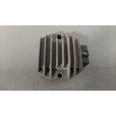 Yamaha R1 '98-01 - Feszültségszabályzó