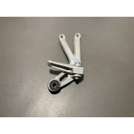 Yamaha r6 1999-2002 jobb hátsó lábtartó konzol