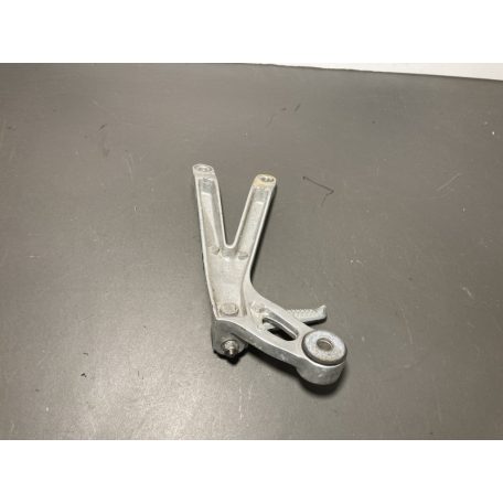 Yamaha r6 1999-2002 jobb hátsó lábtartó konzol